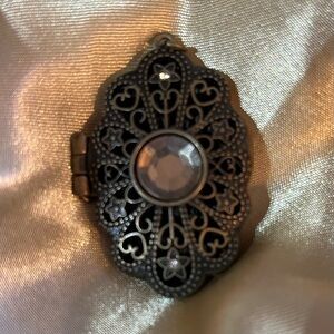Tim Holtz Bronze Charm Locket
Pendant